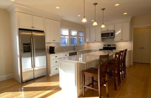 25 Russell Street 2M - 25 Russell St, Brookline, MA 02446