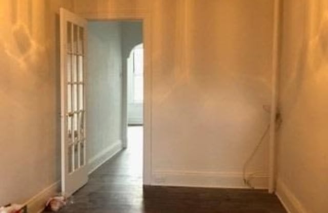 19-14 Bleecker Street Gallery 2