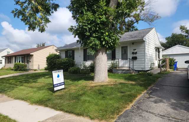 Great NE 3 bedroom 1.5 bath Near Center Point Road. photos photos