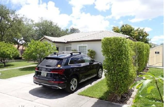 16307 NW 91 AVE - 16307 Northwest 91st Avenue, Miami Lakes, FL 33018