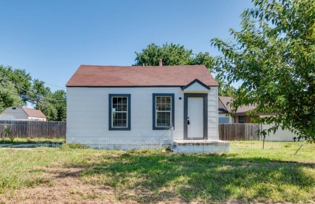 1509 E Rogers St - 1509 East Rogers Street, El Reno, OK 73036