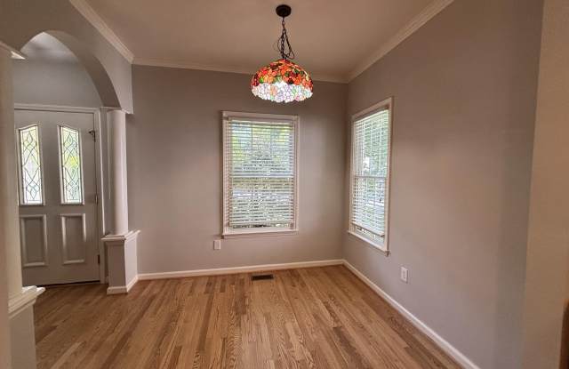 304 Skinny Pine Court Gallery 4