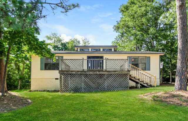 625 Hampton Circle - 625 Hampton Circle, Belvedere, SC 29841