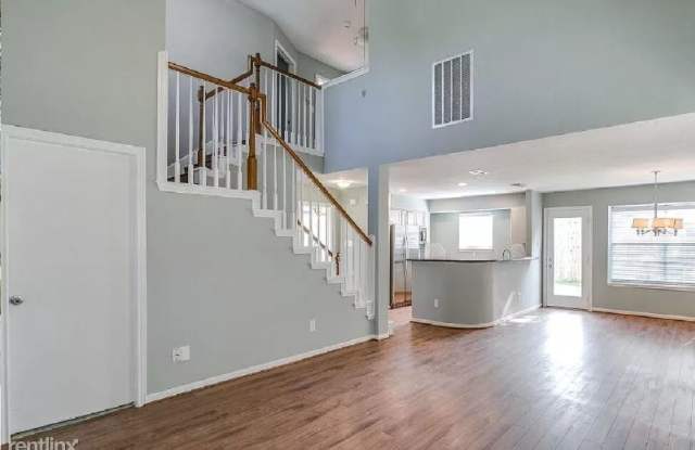 1826 Creek Dr. Gallery 3