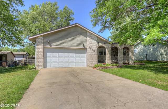 1226 W Nineth photos photos