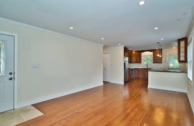 203 Rouse Avenue Gallery 4