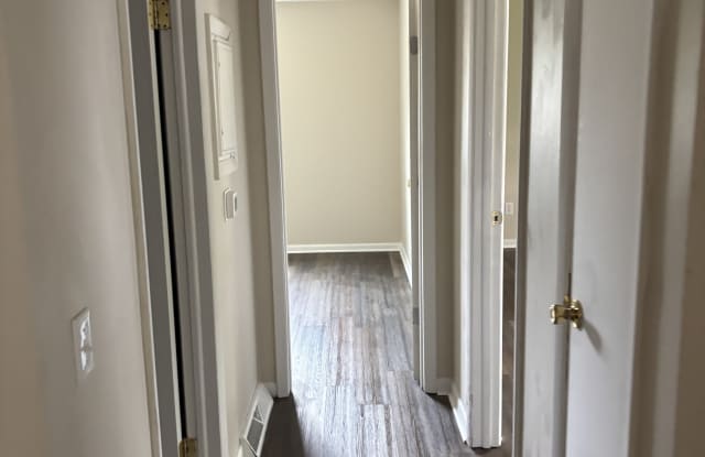 226 W Maple Ave Gallery 2