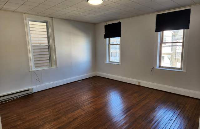 112 W Main Street - 112 West Main Street, Pen Argyl, PA 18072 112 W Main Street - 112 West Main Street, Pen Argyl, PA 18072