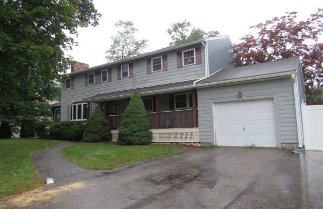 Salem 4 Bedroom Colonial for Rent! photos photos