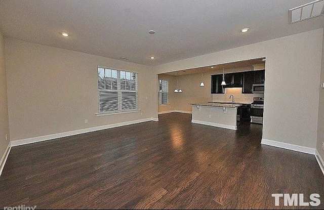 207 Acorn Hollow Place Gallery 3