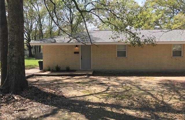 404 S WALNUT Street photos photos