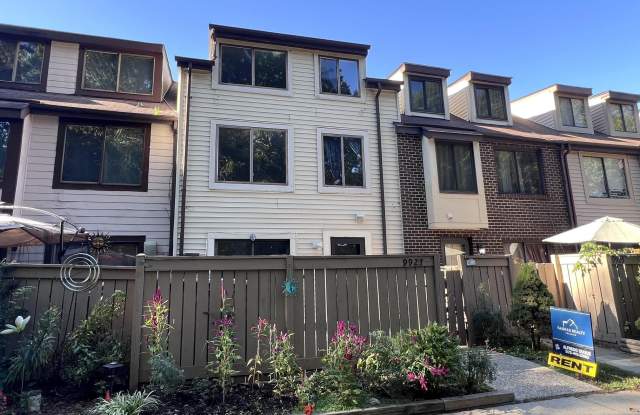 9927 FOREST VIEW Place Gallery 2
