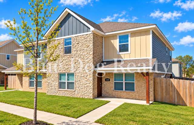 PRE-LEASING FOR JULY 5th, 2027 MOVE-IN! 4 Bed / 4.5 Bath Duplex w/Private Parking and 2 Car Garage Gallery 4