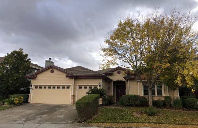 2884 FOX DEN CIRCLE Gallery 2