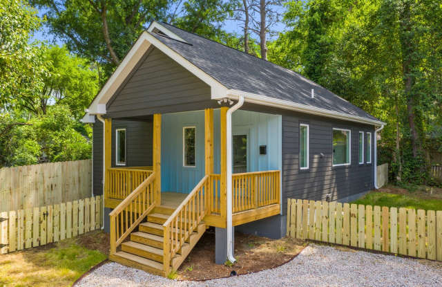 Modern and Gorgeous!! 2 Bedroom, 1 Bath, New Construction, Fenced-in Yard - Pet Friendly! - 1202 Willow Street, Raleigh, NC 27604