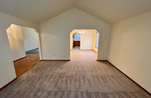 6912 15th Avenue Southeast Gallery 4