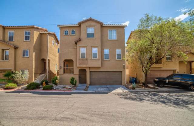 MOVE IN READY LOVELY 4-BED 3.5-BATH HOME! photos photos