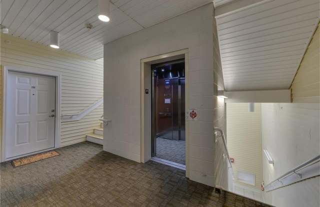 200 Fountains Lane Gallery 4
