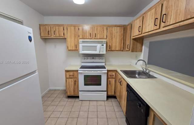 13950 NE 4th Ave photos photos