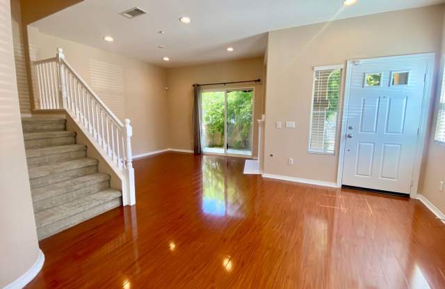 Beautiful 4 bedroom townhome in Simi Valley! photos photos