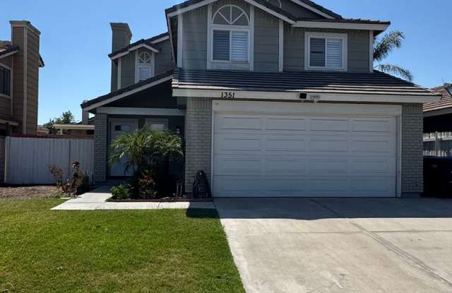 Beautiful 4- Bedroom Home photos photos