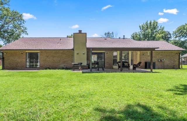 1206 Oakwood Dr Gallery 3