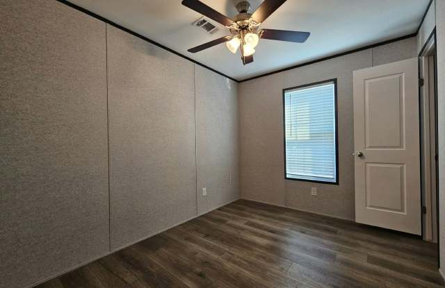 527 Suwanee Drive Gallery 4