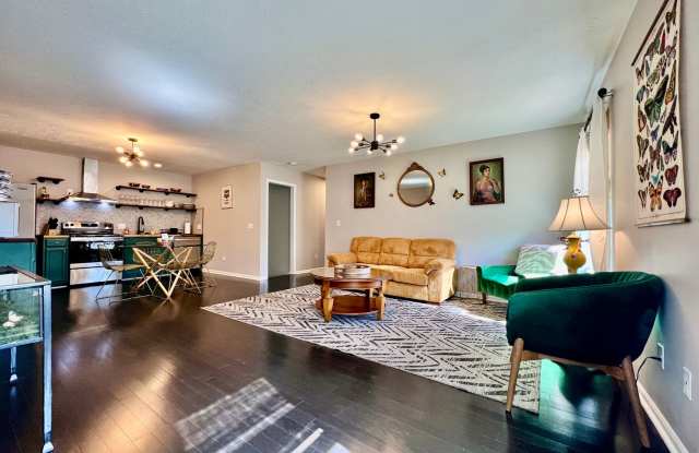 Fully Furnished Home with great location Gallery 4