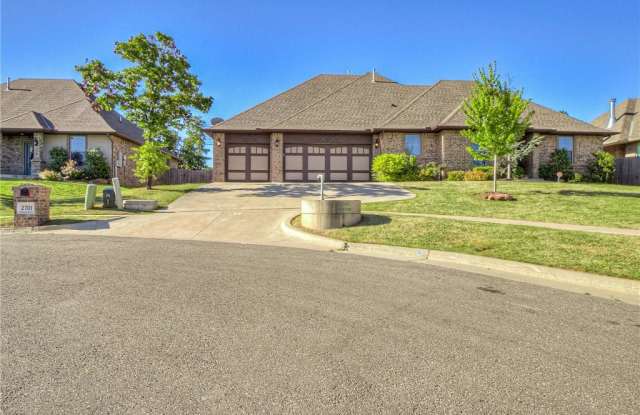 2701 Hermoso Circle - 2701 Hermoso Cir, Edmond, OK 73034