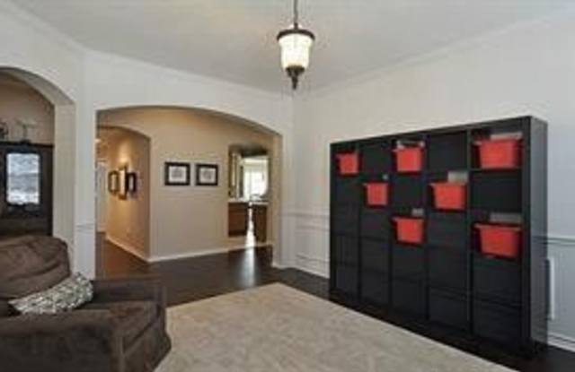 5401 Briarwood Drive Gallery 4