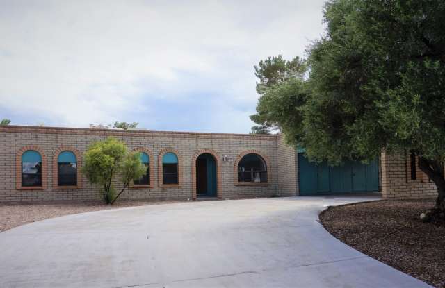 Town Country Estates - 564 Camelot Drive, Sierra Vista, AZ 85635