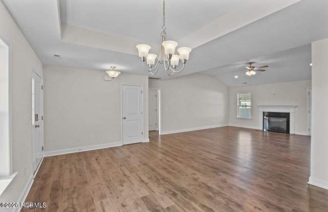 344 Oleander Drive Gallery 3