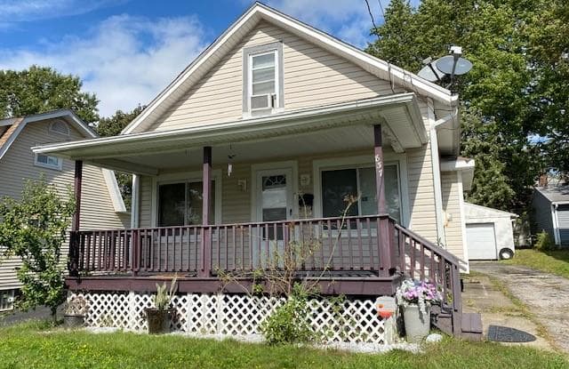 837 Mckinley Ave - 837 Mckinley Avenue, Akron, OH 44306