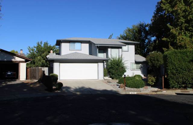Spacious 5 Bed 3 Bath Home in quiet neighborhood - 825 Dayton Court, Concord, CA 94518