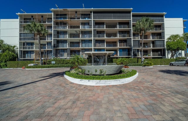 225 S Beach Road - 225 Beach Rd, Jupiter Island, FL 33455