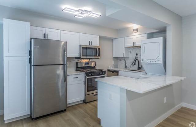 211 Cochran Place photos photos