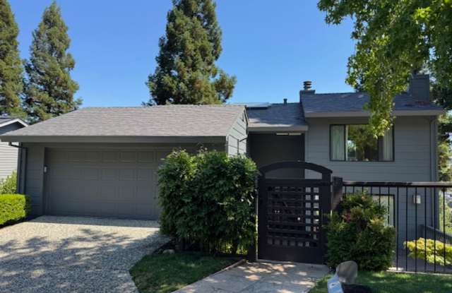 Spacious Tri-level 3 bedroom PLUS 2 additional rooms in desirable Moraga Country Club! photos photos