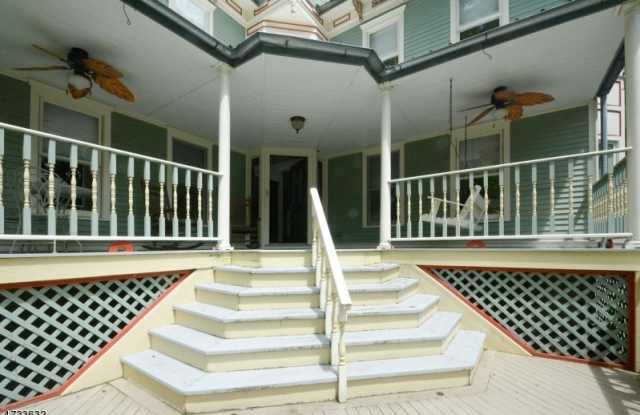 541 TERRACE DR Gallery 2
