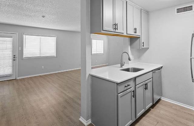 Mateo Apartment Homes Gallery 4
