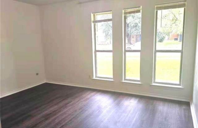 2033 Westridge Drive Gallery 3