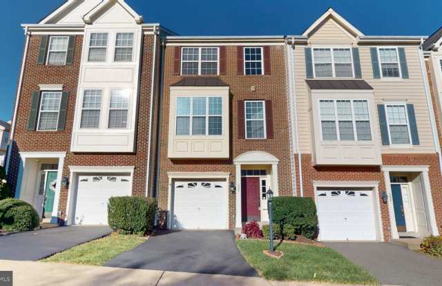 502 LEGRACE Terrace NE Gallery 1