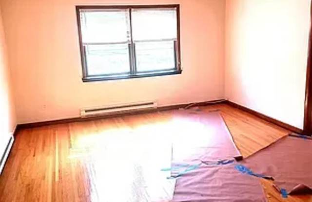 869 Forest Avenue Gallery 2