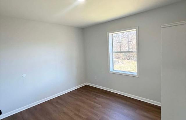 2 Bed 1 Bath Close to Downtown Gallery 4