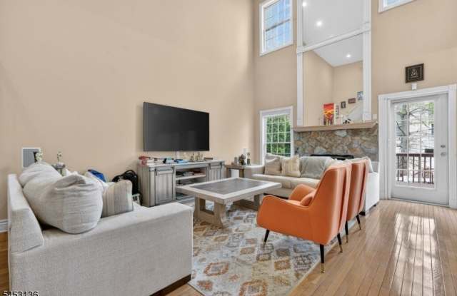 70 Winged Foot Dr Gallery 2