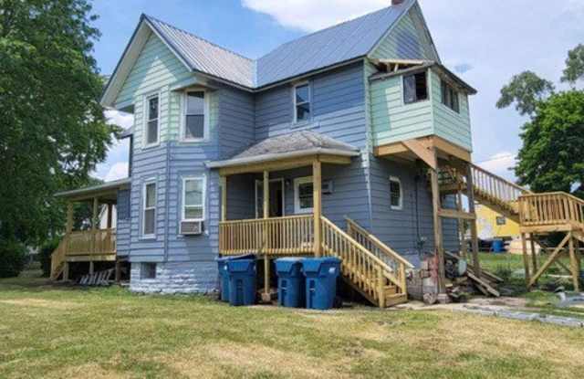 942 N Schuyler Avenue Gallery 2