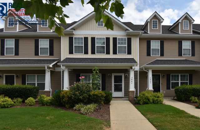 Adorable 3 bedroom townhome in Murfreesboro! Lawncare, landscaping and trash included! photos photos