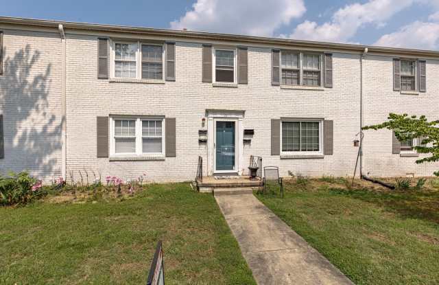 Historic Apartment located a short drive from Elon! - 1600 West Front Street, Burlington, NC 27215