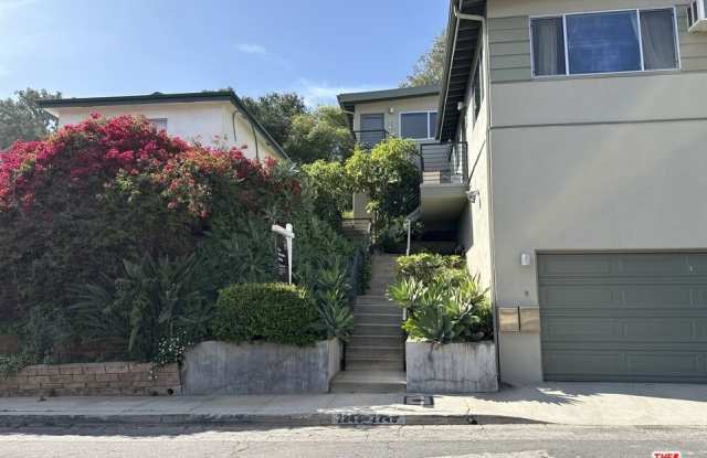 2243 Silver Ridge Ave photos photos