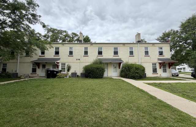 216 Carpenter Street - 2 photos photos