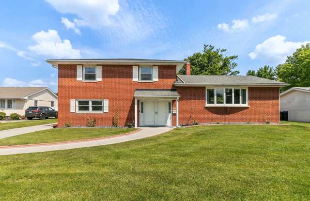 1419 Fran Lin Parkway - 1419 Fran-lin Parkway, Munster, IN 46321